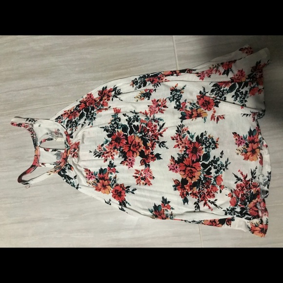 Two shirts , sleeve less - Picture 3 of 4